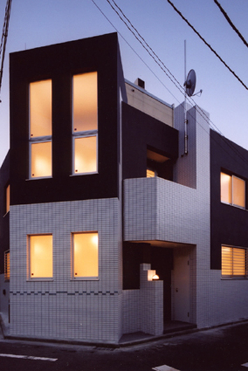 新宿のコンクリート住宅です。